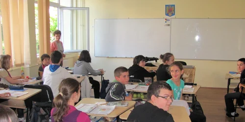 Elevii vor putea opta din clasa a IX-a pentru şcoala profesională (foto arhivă)