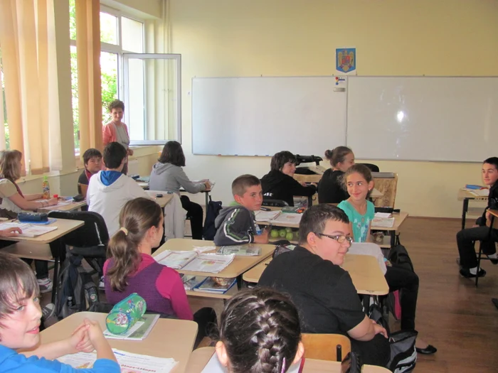 Elevii vor putea opta din clasa a IX-a pentru şcoala profesională (foto arhivă)