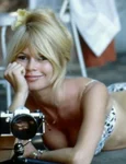 Povestea neştiută a actriţei Brigitte Bardot: peste o sută de iubiţi şi iubite, patru soţi şi patru tentative de sinucidere jpeg