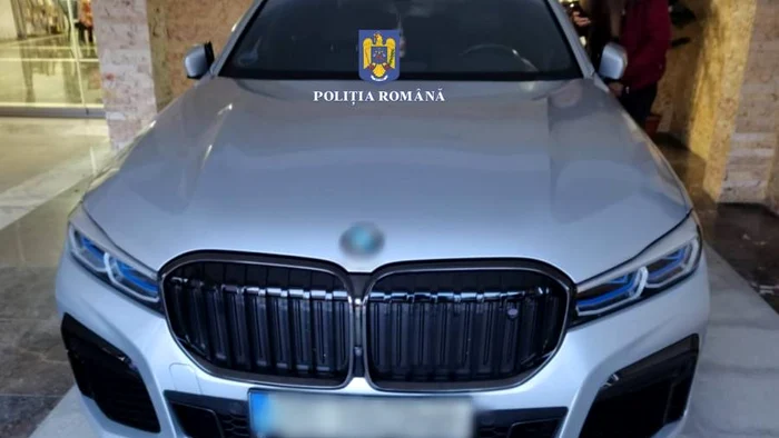 Mașina de lux cumpărată cu bani falși FOTO IPJ Bacău