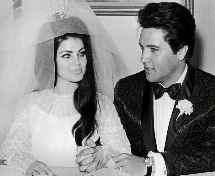 
    Elvis Presley și Priscilla  
