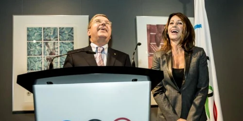 Nadia Comaneci Thomas Bach presedintele Comitetului Olimpic International
