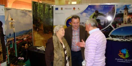Draga Olteanu Matei la standul municipiului Piatra Neamt