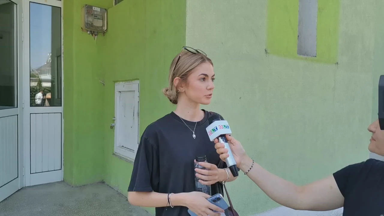 Reportaj de la BAC 2026. Cum s-a trăit debutul examenului la umbra ventilatoarelor din școli