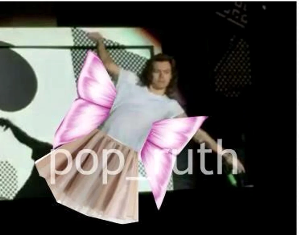 Fanii s-au amuzat pe baza căzăturii lui Harry Styles
