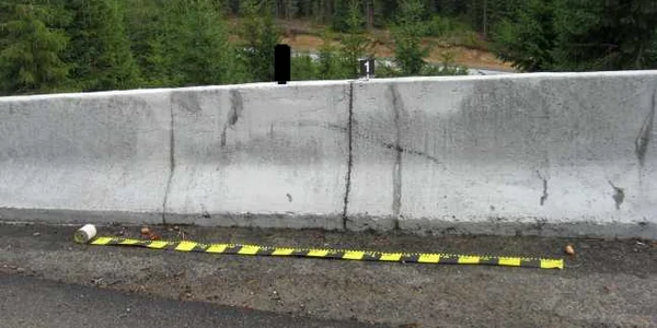 Parapetul de care s-a lovit motociclistul polonez