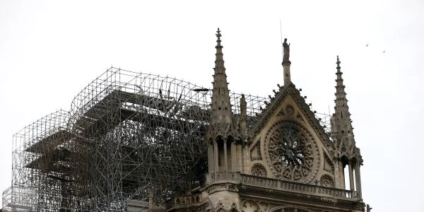 Acoperis Notre Dame distrus de flacari FOTO EPA-EFE