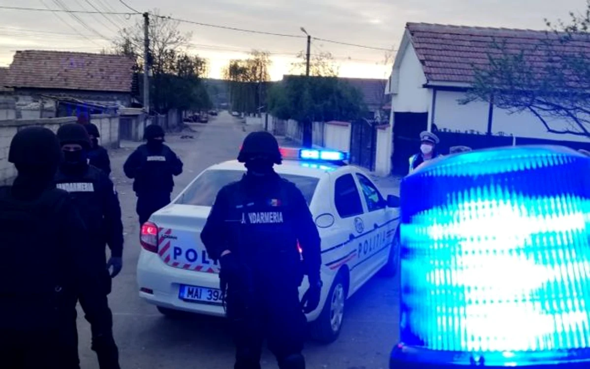 Filtru de angajaţi MAI în Vâlcea în timpul pandemiei de coronavirus; Foto Adevărul
