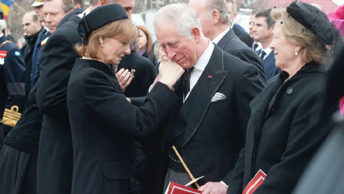 Regele Charles al III-lea  a venit la București la  moartea Regelui Mihai I