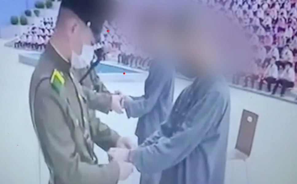Imagini rare cu adolescenți din Coreea de Nord condamnați pentru că s-au uitat la seriale sud-coreene VIDEO