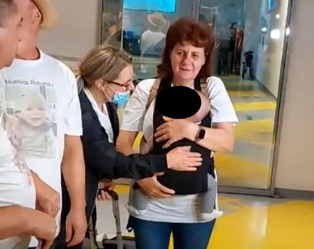 Bunica Gabriela Ciobotaru și-a adus nepotul în românia FOTO: Facebook