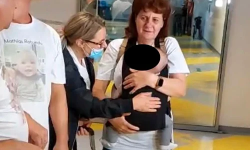 bebelus si bunica jpg