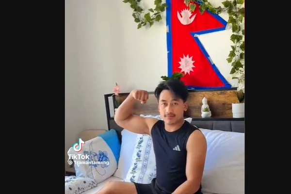 Muncitor nepalez din România, viral după ce și-a numărat banii pe TikTok: „În România se fac bani. Doar cine nu vrea nu face”