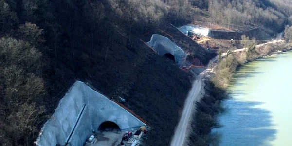 tuneluri feroviare hunedoara foto daniel guta adevarul