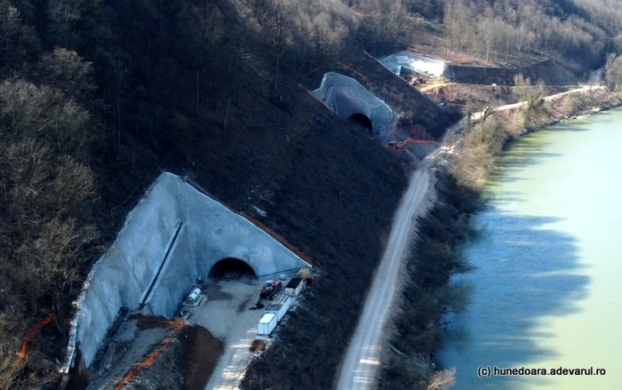 Tunelurile feroviare în şantier. Foto: Daniel Guţă. ADEVĂRUL