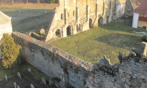 Secretele bisericilor fortificate săseşti din Sibiu: legenda camerei împăcării de la Biertan şi a pârâului care nu îngheaţă niciodată, de la Cârţa jpeg