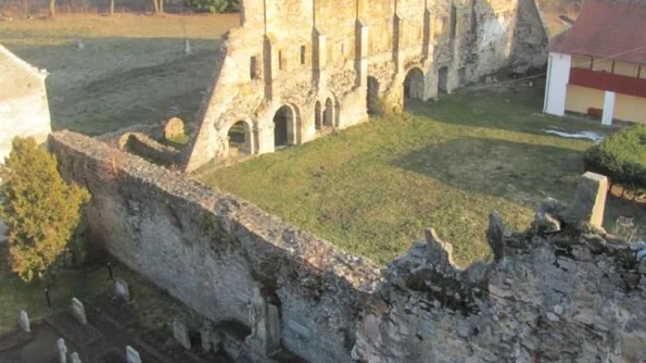 Secretele bisericilor fortificate săseşti din Sibiu: legenda camerei împăcării de la Biertan şi a pârâului care nu îngheaţă niciodată, de la Cârţa jpeg