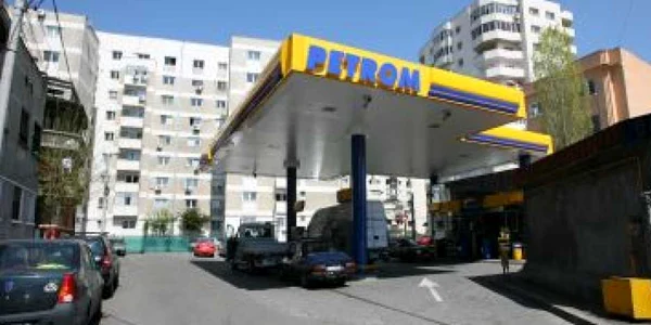 Peste 4.200 de salariaţi ai Petrom au părăsit compania în acest an