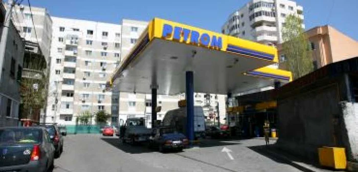 Peste 4.200 de salariaţi ai Petrom au părăsit compania în acest an