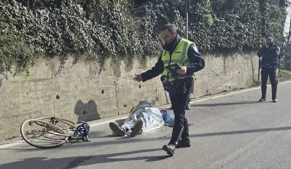 Un român a murit în Italia după ce a intrat cu bicicleta într-un zid. Leziunile de la cap i-au fost fatale