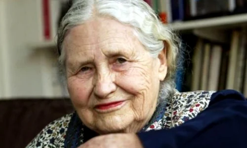 Scriitoarea Doris Lessing a decedat la vârsta de 94 de ani jpeg