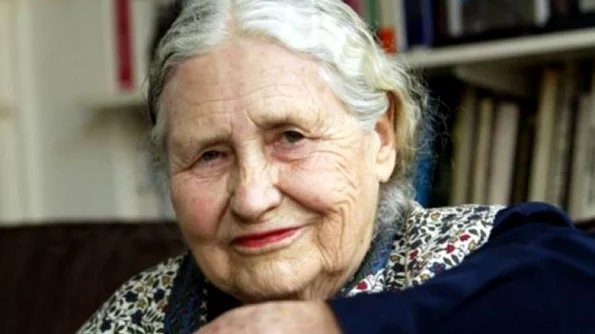 Scriitoarea Doris Lessing a decedat la vârsta de 94 de ani jpeg