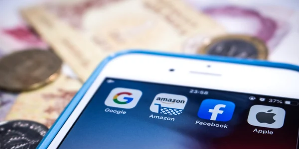 Amazon Facebook Apple Twitter FOTO Shutterstock