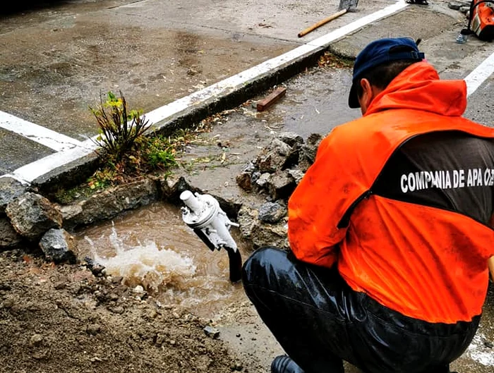 Pierderile de apă ar fi de 51% la CAO FOTO: FB/Compania de Apă Olt