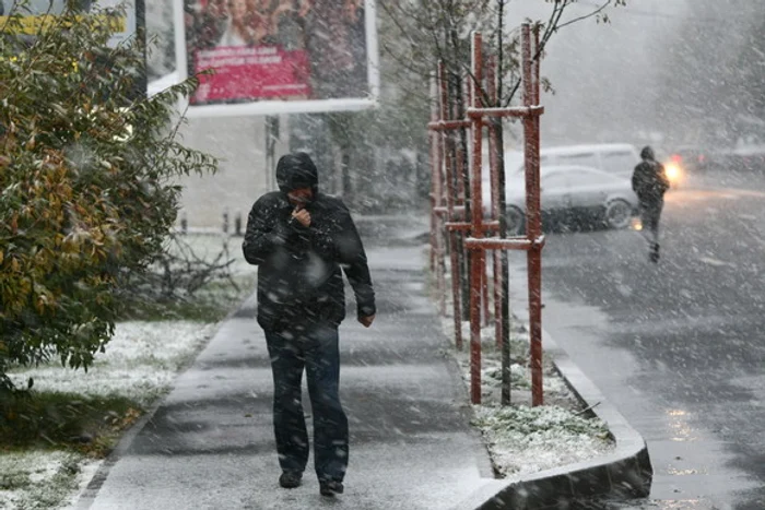 Şi în judeţele din sudul şi sud-estul ţării, inclusiv în Bucureşti, neavertizate cu cod galben, va ploua şi se vor cumula 15-25 de litri pe metru pătrat