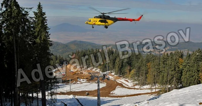 Echipamentele au fost puse pe cei 18 piloni cu ajutorul unui elicopter