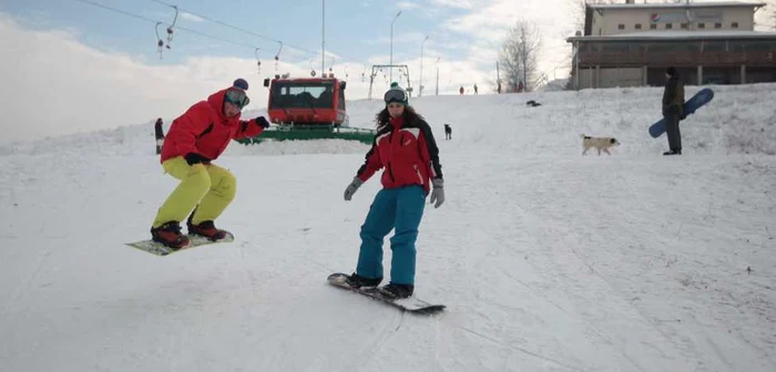 Câţiva clujeni au ajuns la pârtia din Feleacu înainte ca această să se deschidă