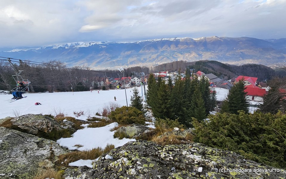 Cât costă un sejur de sărbători la Straja, stațiunea montană cea mai populară din vestul României