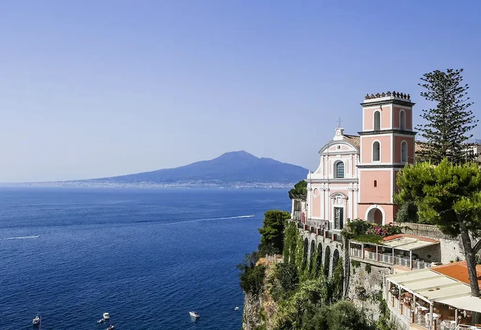 Vico Equense este destinația perfectă pentru vacanță