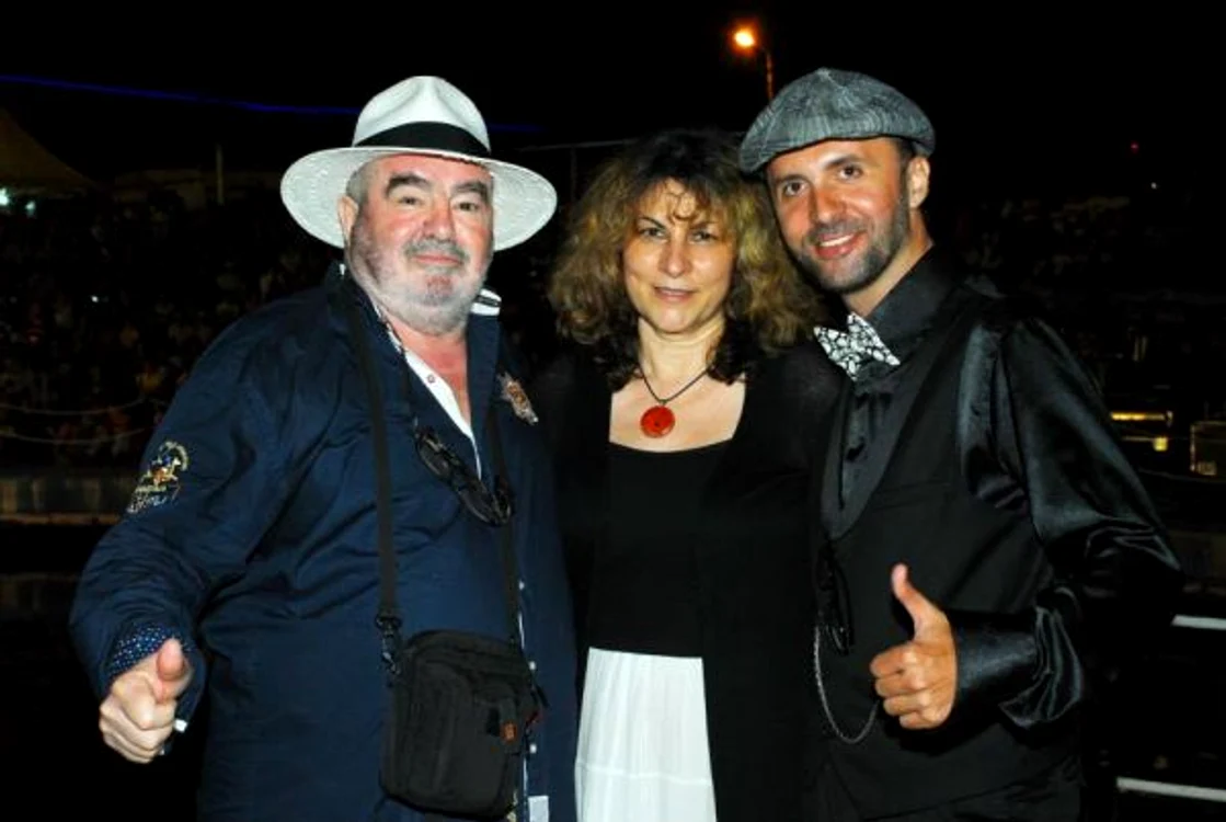 Poetul George Stanca, producatorul Ada Vertan si  artistul Iulian Bratu, cunoscut publicului de la X Factor
