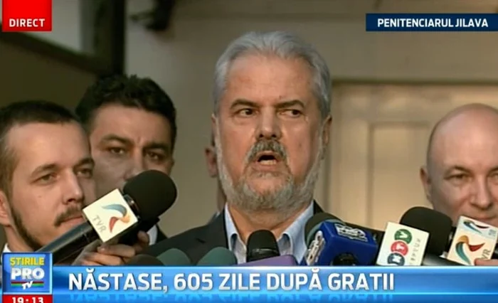 
    Adrian Năstase, la ieşirea de la Jilavacaptură: Pro TV  