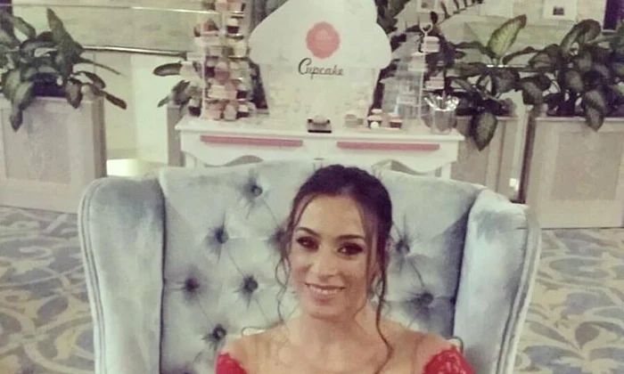 Catalina Ponor nunta rochie rosie jpeg