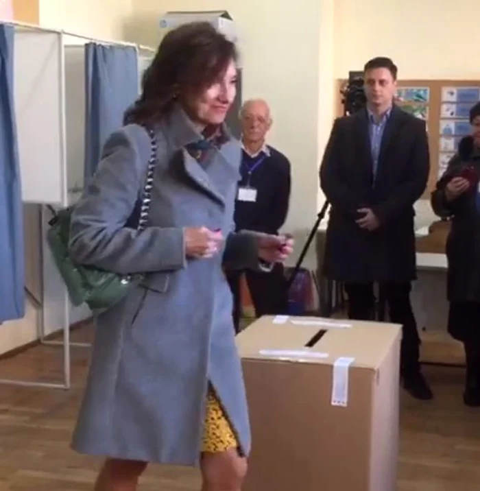 4 carmen iohannis vot mini 3 jpg jpeg