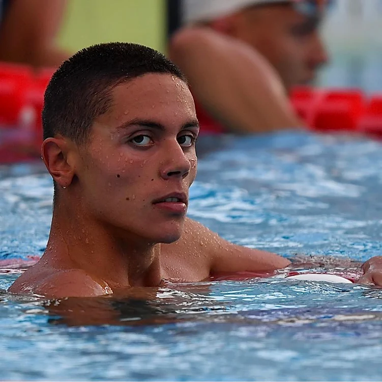 
    David Popovici e sportiv. E normal să danseze bine!Sursa foto: Facebook  