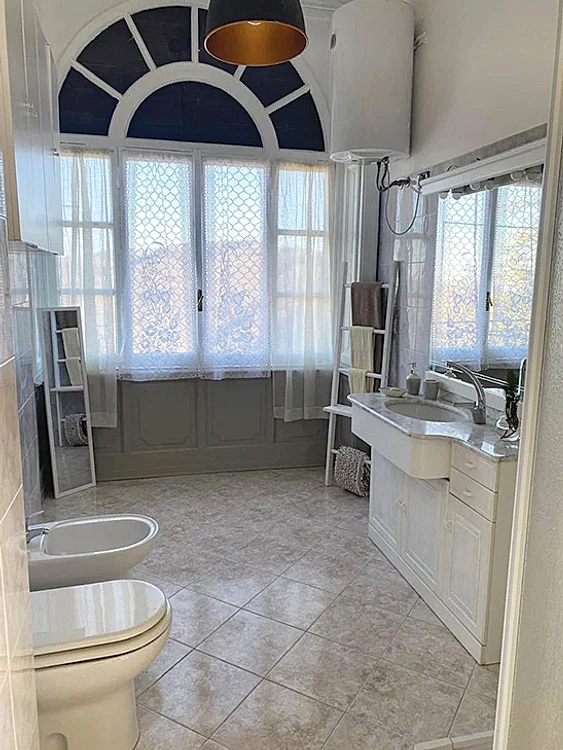 Aşa arată  apartamentul  scos la vânzare cu  70.000 de euro. Foto: Rogério Maia Couto