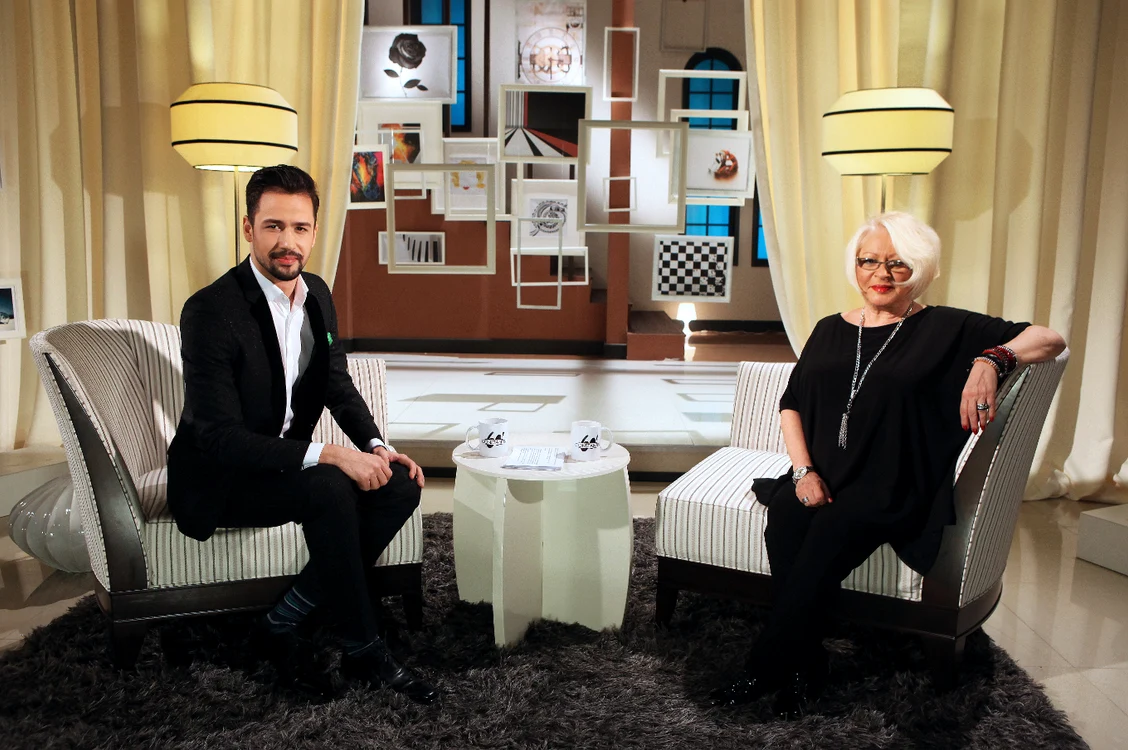 
    Alexandru Constantin şi Mirabela Dauer, la filmările emisiunii Constantin 60' de la Prima TVFoto Prima TV  