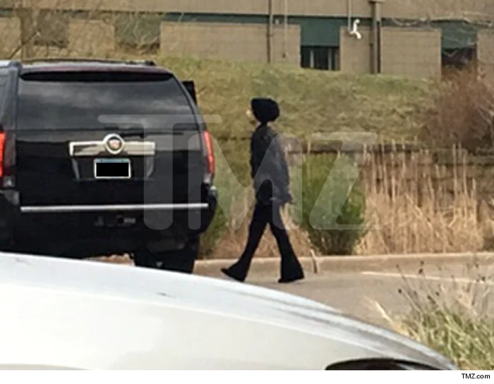 Prince a mers la farmacie miercuri seară (21 aprilie), cu doar câteva ore înainte să moară