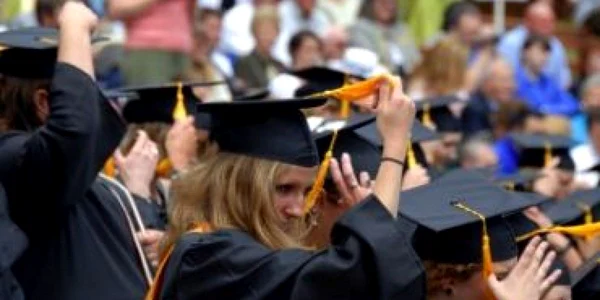Diplome false în valoare de 45 milioane de euro
