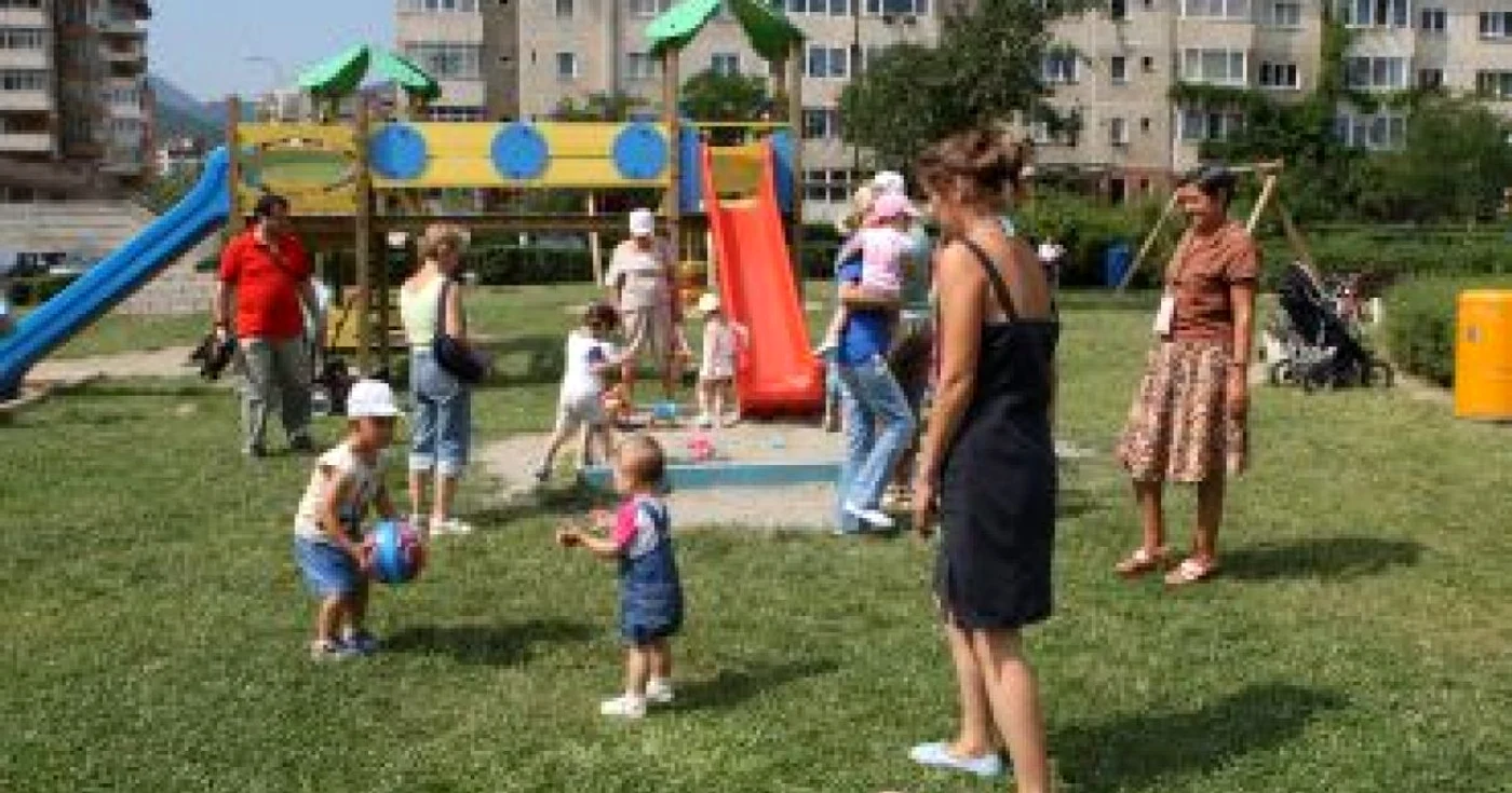 Braşov: Loc de joacă de peste 8.000 de euro în Răcădău