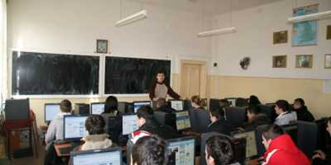 Profesorii riscă să primească restul banilor în aprilie