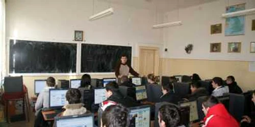 Profesorii riscă să primească restul banilor în aprilie