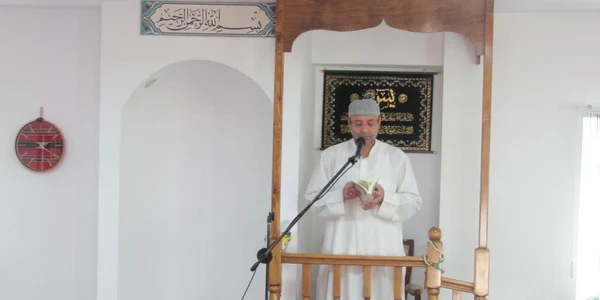 Imamul Alim Sawfan la moscheea din Timişoara FOTO Ştefan Both