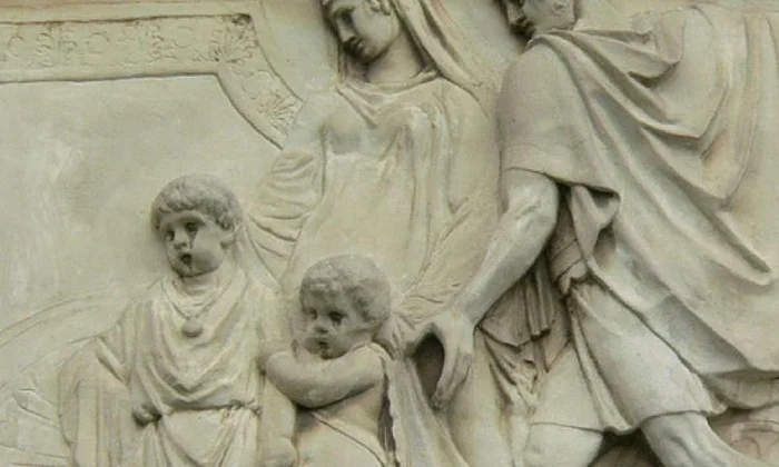 Familia în Roma antică: istorie şi discurs politic jpeg