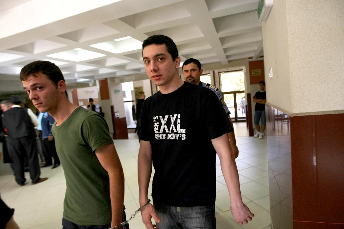 Ioan Manole (dreapta) este acum în libertate