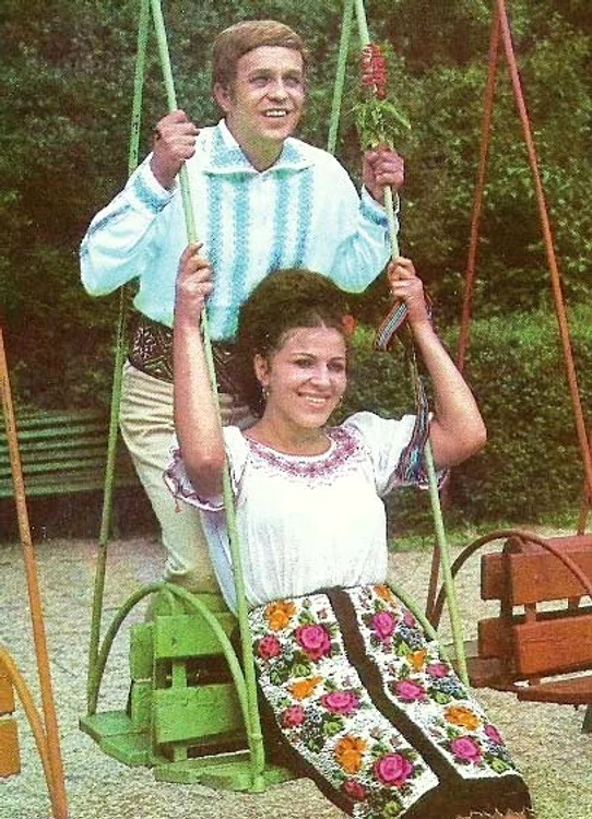 Un moment de veselie alături de prietenul şi colaboratorul ei, Benone Sinulescu