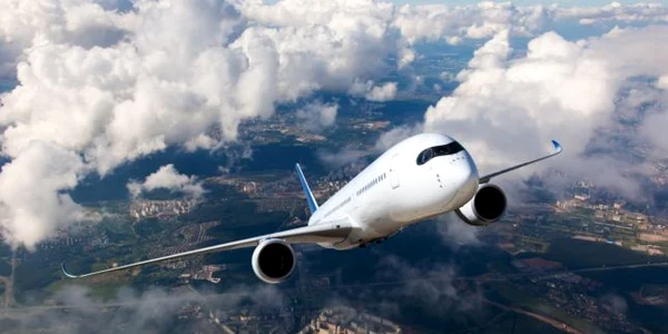 Avion pasageri FOTO Shutterstock 